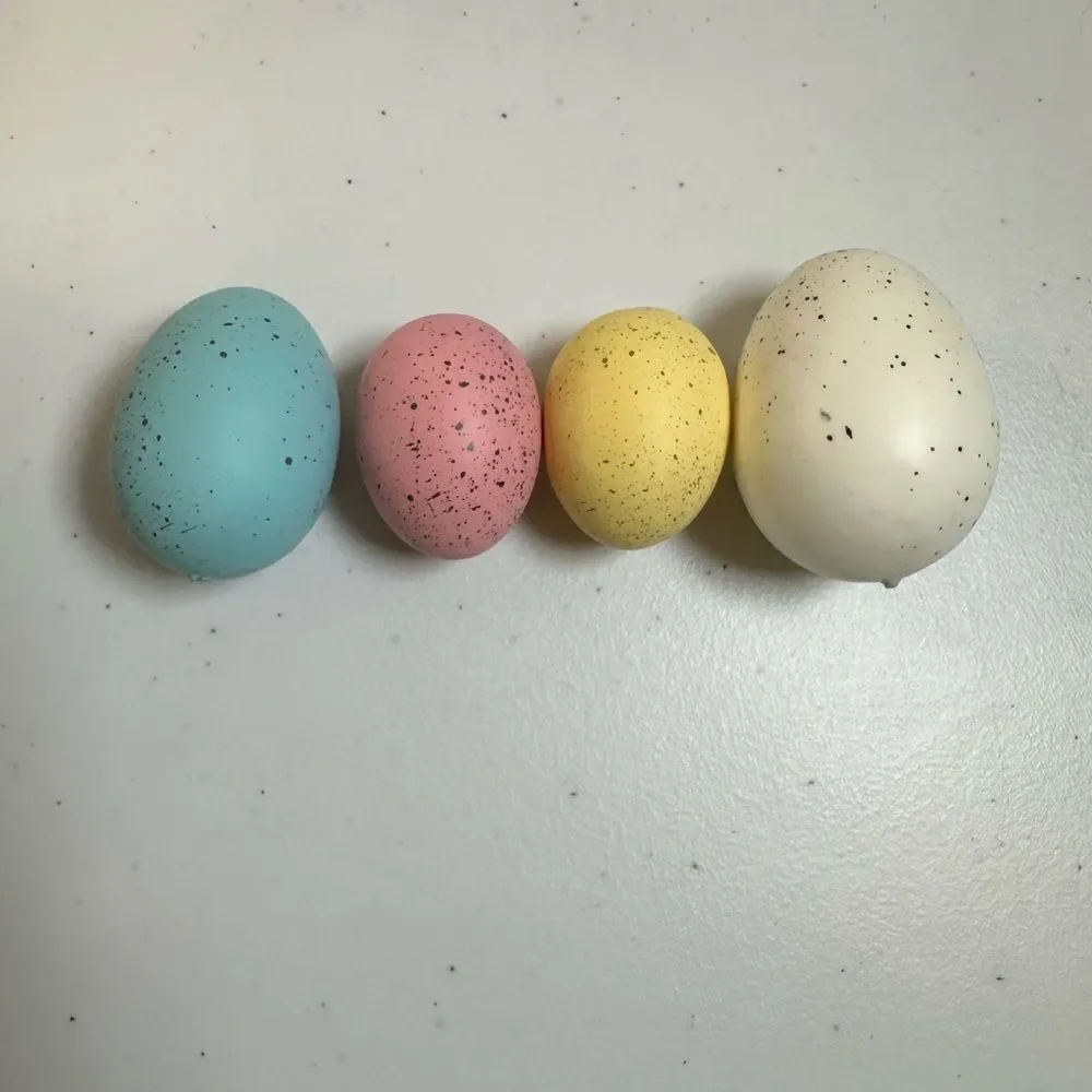 EUC - Speckled Easter Egg Decoration Set - Yellow, Blue, Pink, White